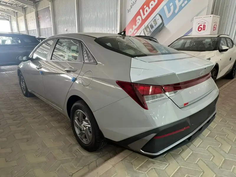 Hyundai Elantra 2025