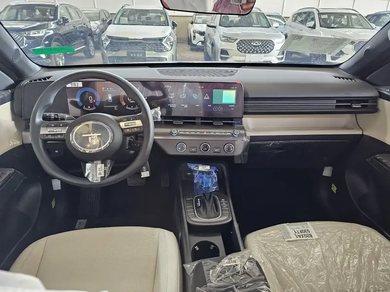Discover undefined undefined Exterior Interior Images.Find all aspects and details of cars.
