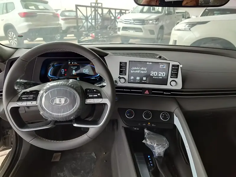 Hyundai Elantra 2025