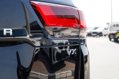 Discover undefined undefined Exterior Interior Images.Find all aspects and details of cars.