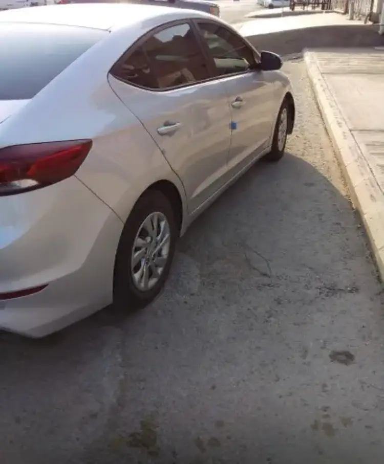 hyundai hyundai-elantra image Hyundai Elantra 2018
