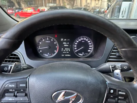 Discover undefined undefined Exterior Interior Images.Find all aspects and details of cars.