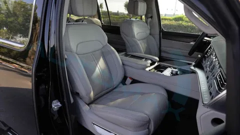 New Jeep Grand Wagoneer 3.0T 4WD	 2024