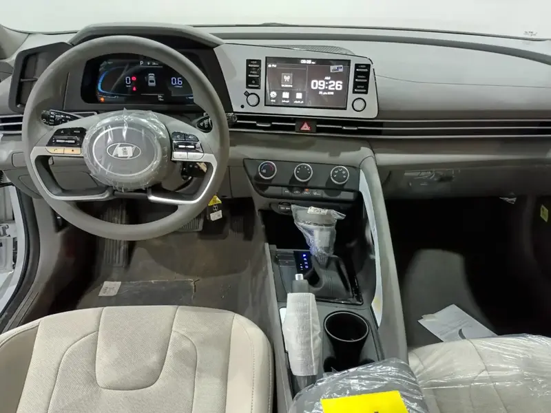 Hyundai Elantra 2025