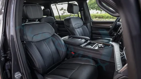 New Jeep Grand Wagoneer 3.0T 4WD	 2023