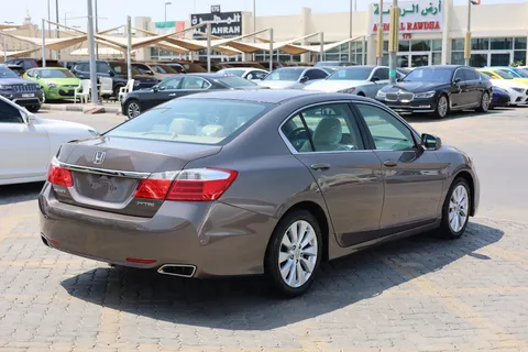 Honda Accord 2.4L LX + Sunroof + Aluminum Wheels 2015