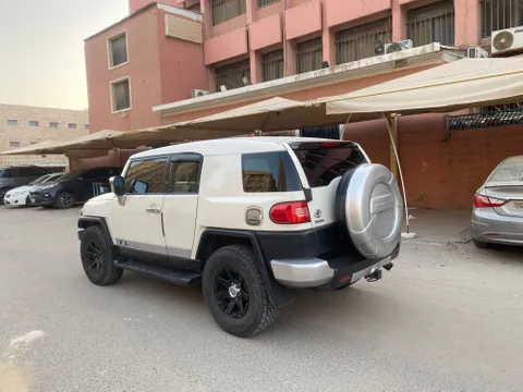 Toyota FJ Cruiser 4.0L Base (A/T) 2016