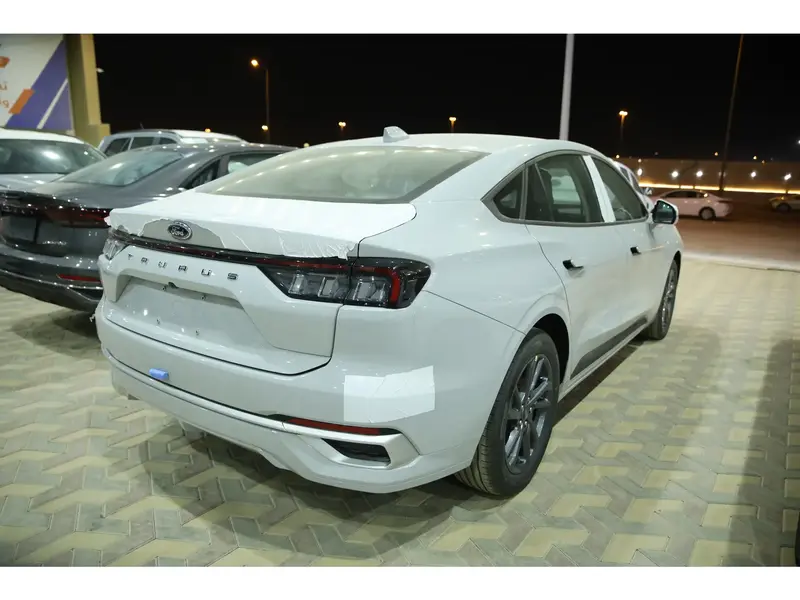 Ford Taurus 2025