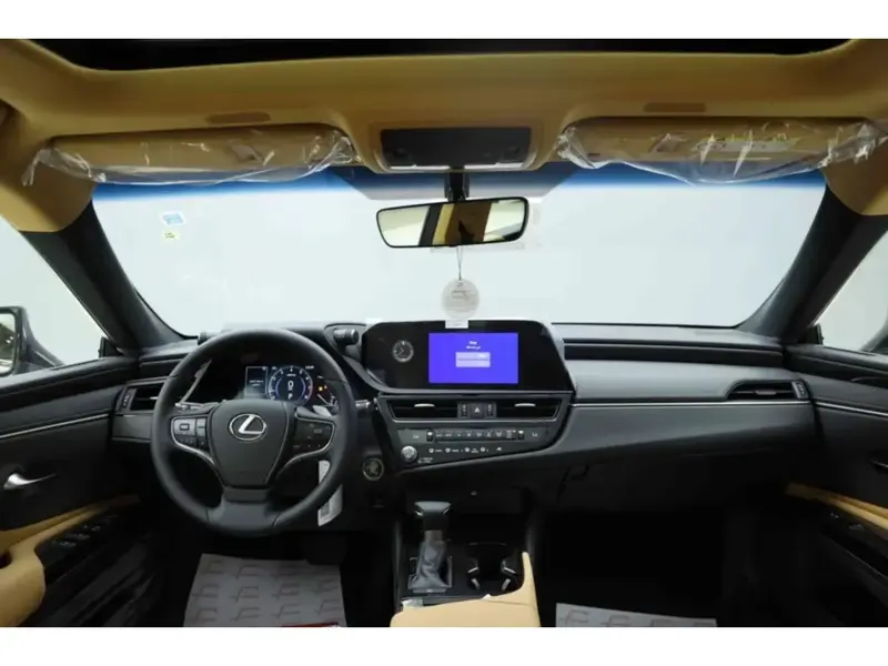 Discover undefined undefined Exterior Interior Images.Find all aspects and details of cars.