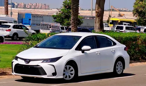 استكشف undefined undefined الصور الخارجية والداخلية. اكتشف جميع جوانب وتفاصيل السيارات.