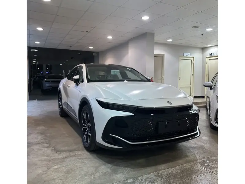 Discover undefined undefined Exterior Interior Images.Find all aspects and details of cars.