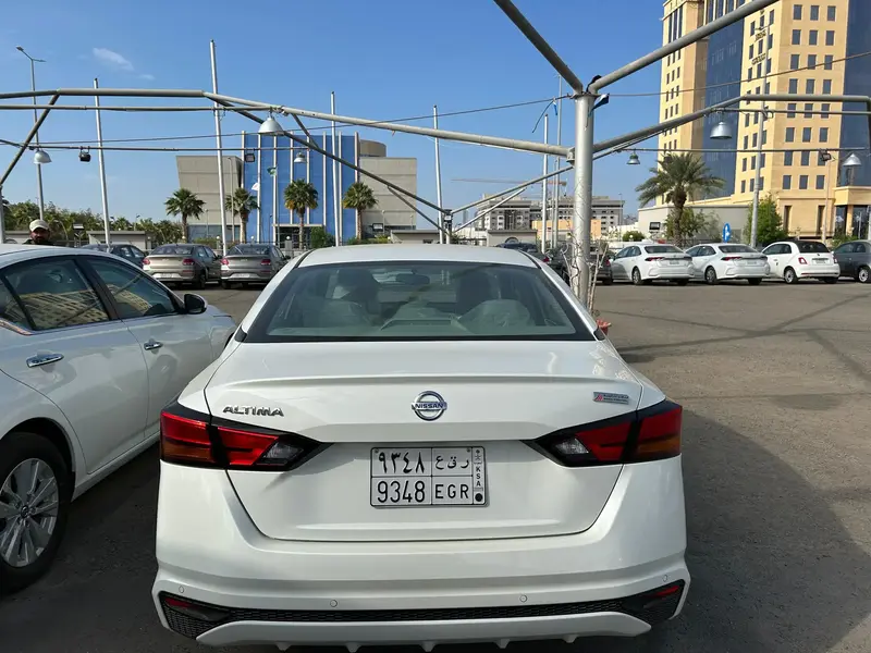 Discover undefined undefined Exterior Interior Images.Find all aspects and details of cars.