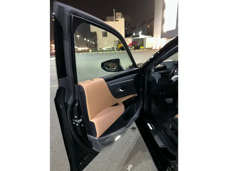 Discover undefined undefined Exterior Interior Images.Find all aspects and details of cars.