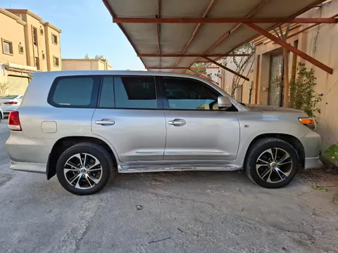 Discover undefined undefined Exterior Interior Images.Find all aspects and details of cars.