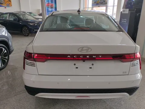 Discover undefined undefined Exterior Interior Images.Find all aspects and details of cars.