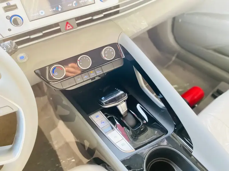 Hyundai Elantra 2025