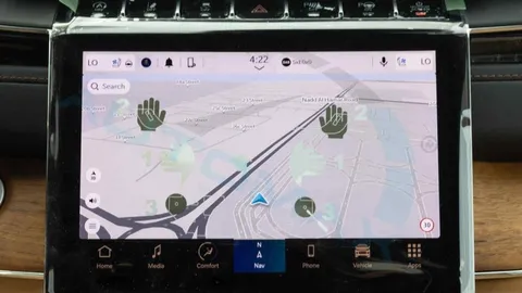 استكشف undefined undefined الصور الخارجية والداخلية. اكتشف جميع جوانب وتفاصيل السيارات.