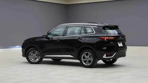 Discover undefined undefined Exterior Interior Images.Find all aspects and details of cars.