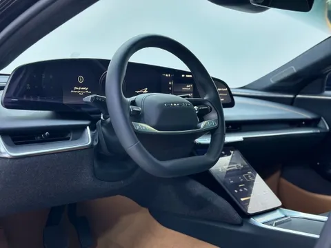 Discover undefined undefined Exterior Interior Images.Find all aspects and details of cars.