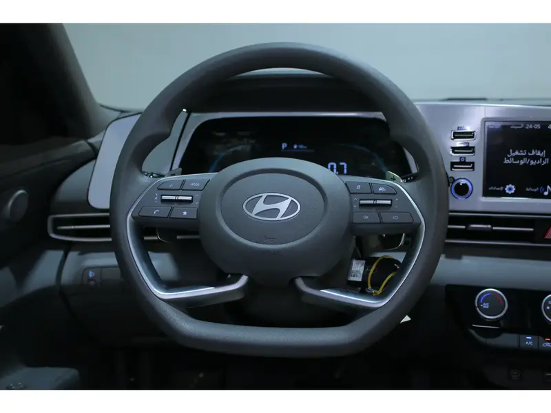 Hyundai Elantra 2025