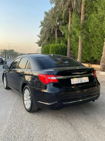 استكشف undefined undefined الصور الخارجية والداخلية. اكتشف جميع جوانب وتفاصيل السيارات.