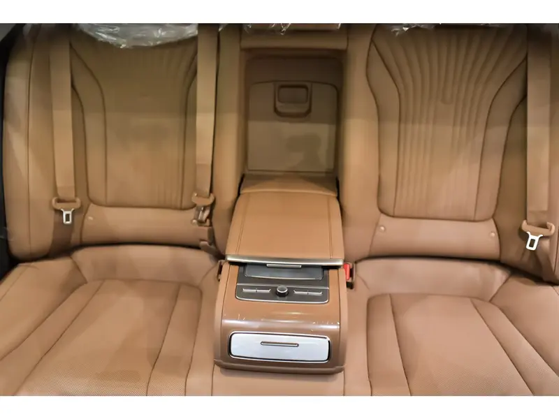 Discover undefined undefined Exterior Interior Images.Find all aspects and details of cars.