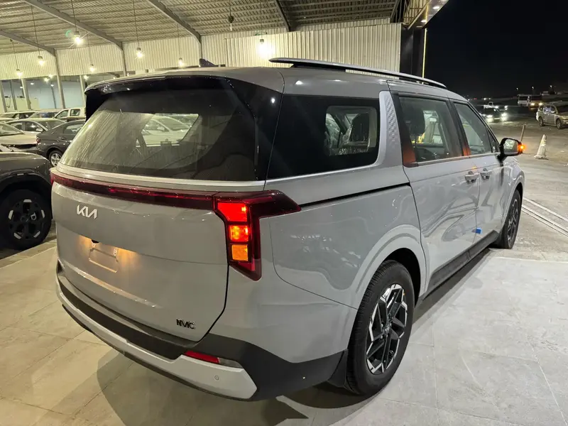 KIA Carnival 2025