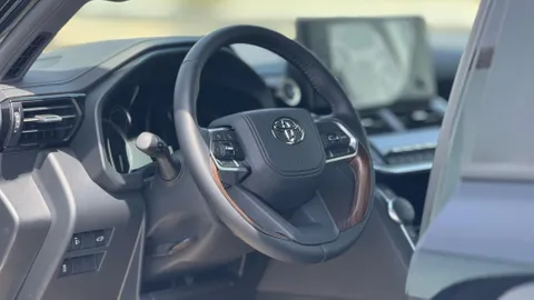 New Toyota Land Cruiser 4.0 GXR 2025
