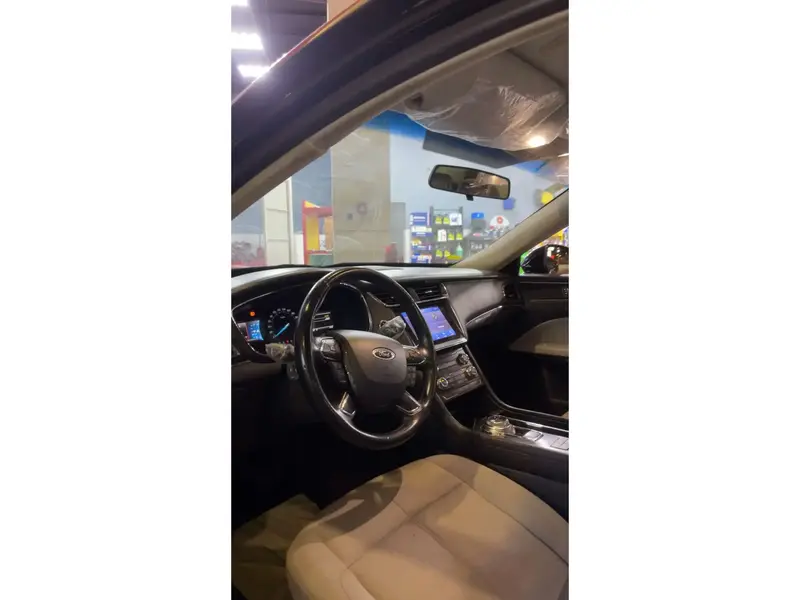 Ford Taurus 2022