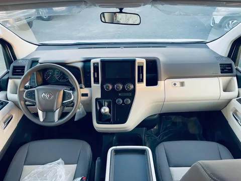 New Toyota Hiace 2.8L Commuter M/T Highline 2024