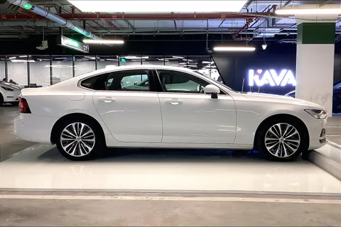 Discover undefined undefined Exterior Interior Images.Find all aspects and details of cars.