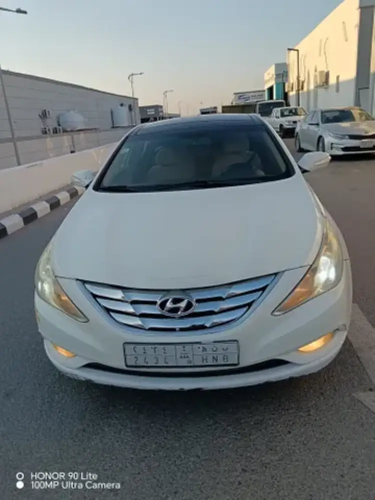 hyundai hyundai-sonata image Hyundai Sonata 2012