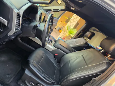 Ford F-150 5.0L Lariat FX4 2015