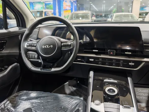 Discover undefined undefined Exterior Interior Images.Find all aspects and details of cars.