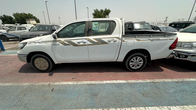 تويوتا هيلوكس 2025