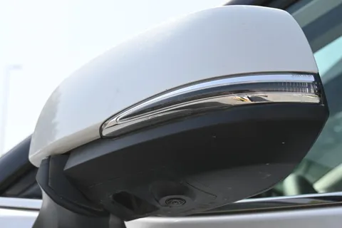 Discover undefined undefined Exterior Interior Images.Find all aspects and details of cars.