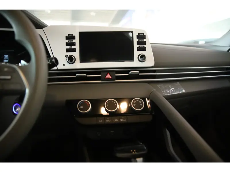 Hyundai Elantra 2025