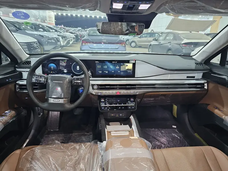 Discover undefined undefined Exterior Interior Images.Find all aspects and details of cars.