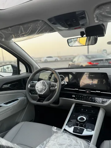 Discover undefined undefined Exterior Interior Images.Find all aspects and details of cars.