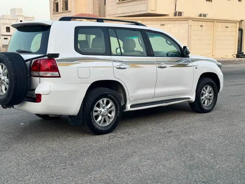 Discover undefined undefined Exterior Interior Images.Find all aspects and details of cars.