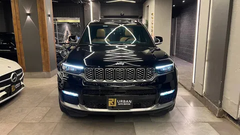 Discover undefined undefined Exterior Interior Images.Find all aspects and details of cars.