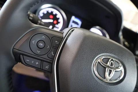 New Toyota Camry 2.5L GLE 204 HP 2023