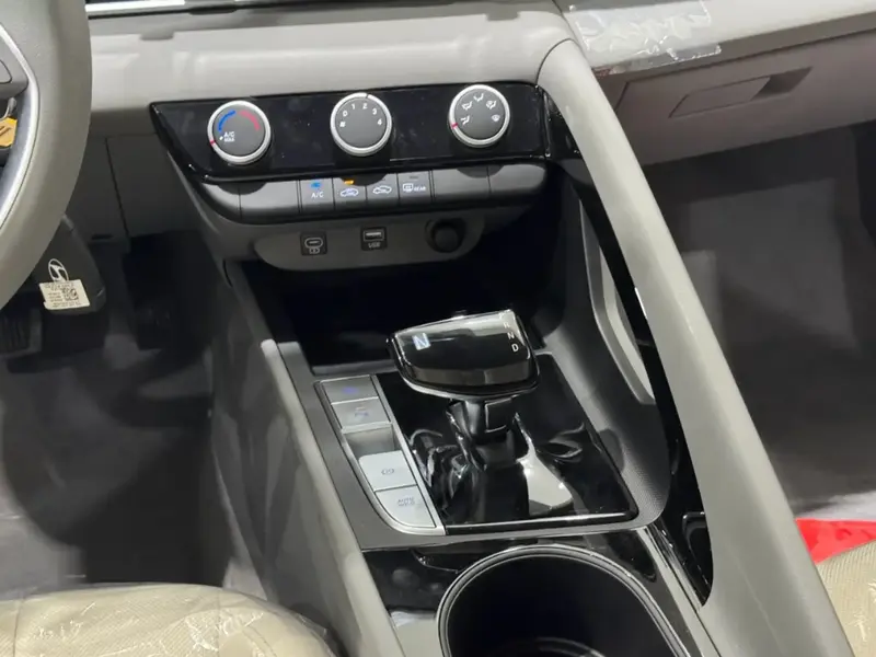 Hyundai Elantra 2025