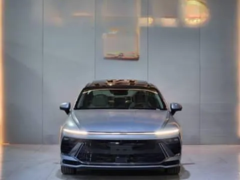 Discover undefined undefined Exterior Interior Images.Find all aspects and details of cars.