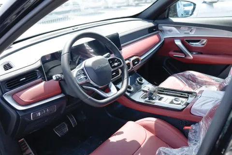 Discover undefined undefined Exterior Interior Images.Find all aspects and details of cars.