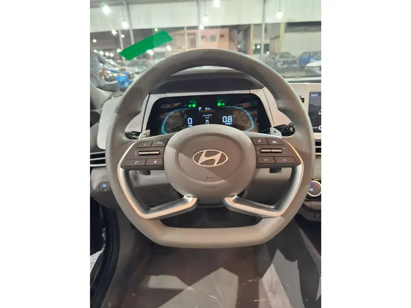 Hyundai Elantra 2025