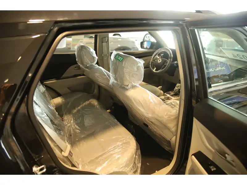 Discover undefined undefined Exterior Interior Images.Find all aspects and details of cars.