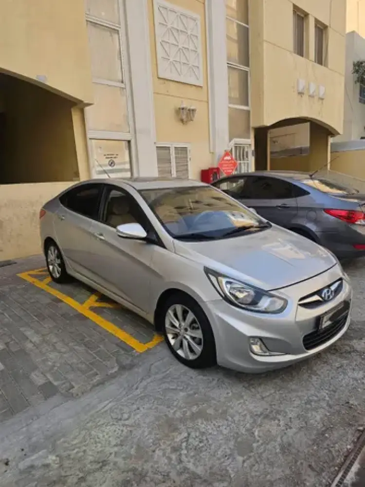 hyundai hyundai-accent image Hyundai Accent 1.6L Mid Option 2015
