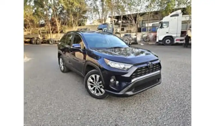 toyota toyota-rav4 image Toyota RAV4 XLE Full options premium