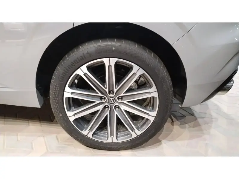 Discover undefined undefined Exterior Interior Images.Find all aspects and details of cars.